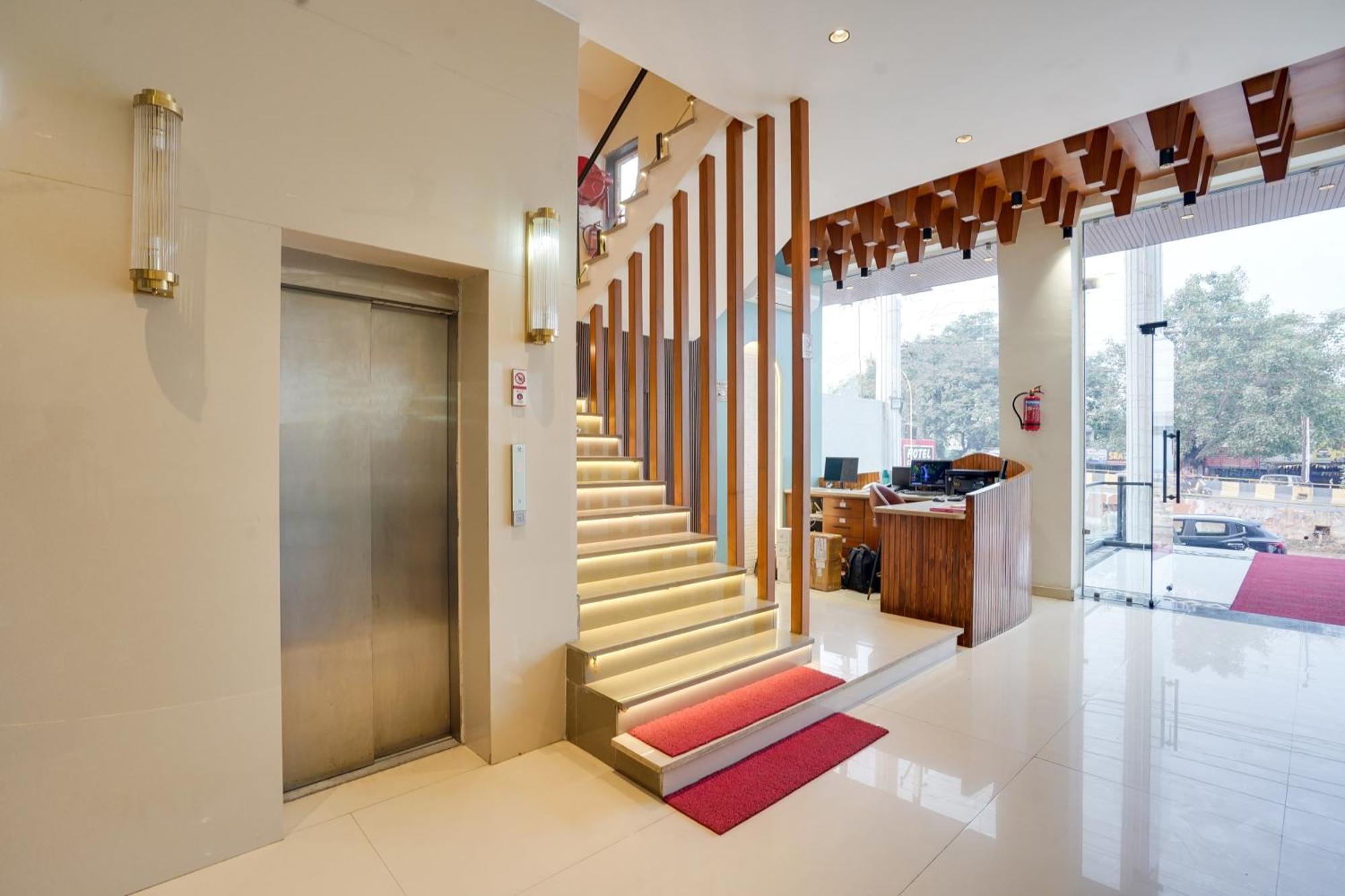 Townhouse Amanaka Formerly Hotel City Pride Rāipur Dış mekan fotoğraf